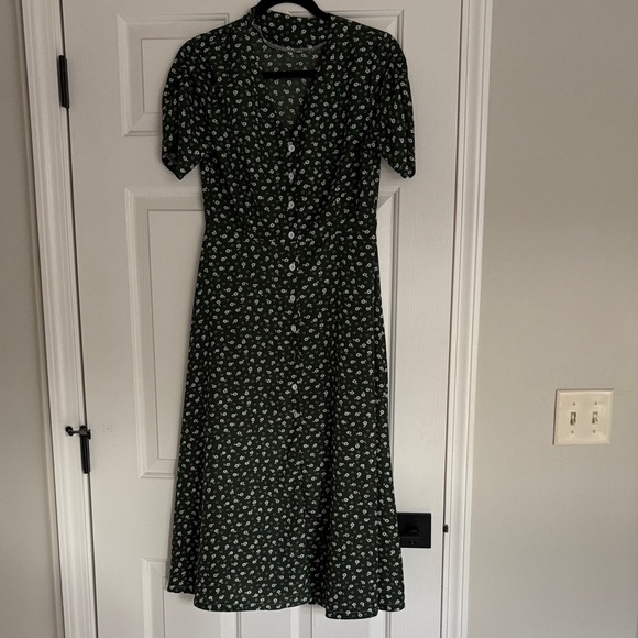 SHEIN Dresses & Skirts - SHEIN Dark Green Floral Midi Dress